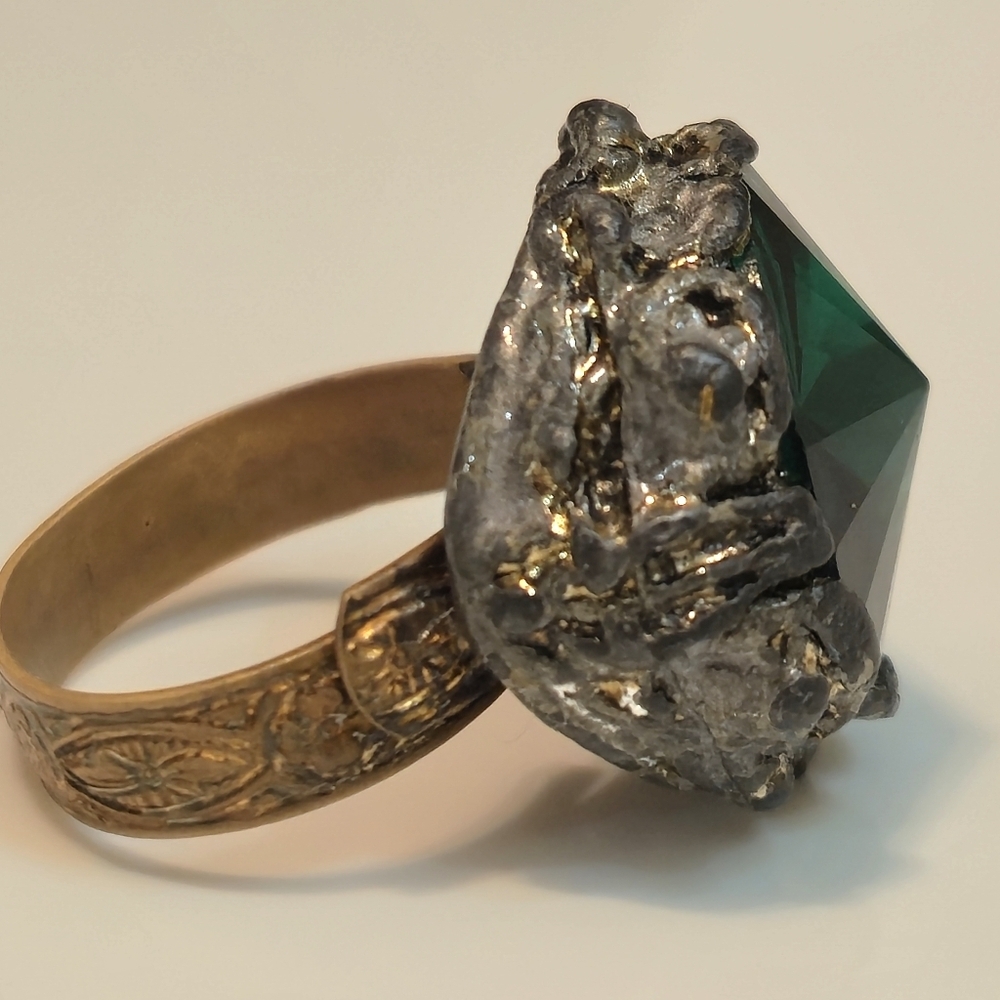 Vintage Modernist Emerald Green Glass Brutalist Statement Ring Adjustable - Picture 3 of 4